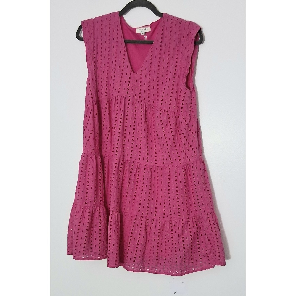 Andree By Unit Dress‎ Women's Size Medium Pink Eyelet Lined V-Neck Pre-owned